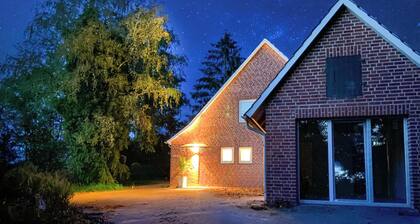 Renovated semi-detached house near Sehlendorf