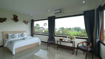 Suite | Free WiFi, bed sheets