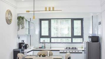 Comfort appartement, balkon, uitzicht op stad | Woonruimte