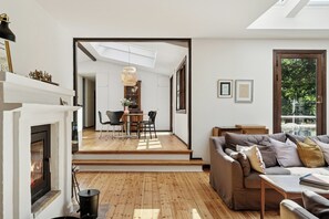 TV, fireplace - Architect designed with two wings by Tisvilde Hegn (Tisvildeleje)