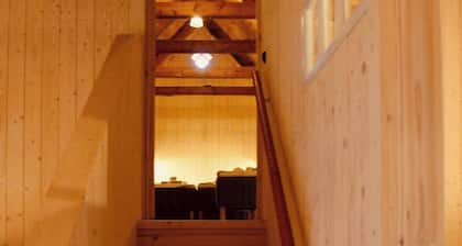 Stor flat in restored stone barn near the sea