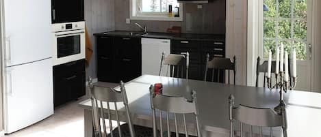 Oven, dishwasher, coffee/tea maker