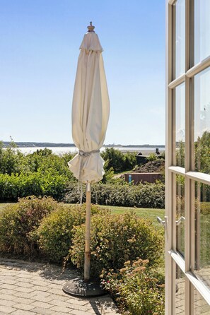 Property grounds - Stone house with sea view on Mols (Ebeltoft)