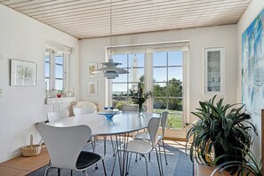 Dining - Stone house with sea view on Mols (Ebeltoft)
