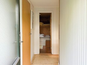 Free WiFi - Summer house near Gudmindrup Beach with sunroom (Højby)