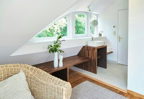 Interior - Artist's studio house in Aukrug Nature Park (Meezen)