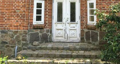 Künstlerisches Atelierhaus im Naturpark Aukrug