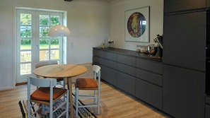 Dining - Renovated farmhouse with starry sky views (Barrit)
