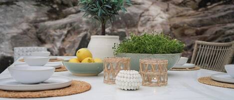 Outdoor dining