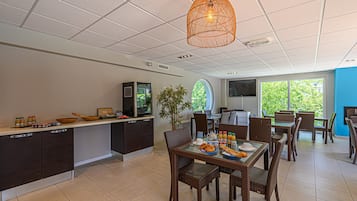 Apartment | Dining