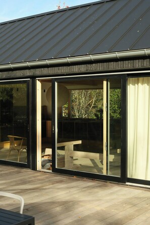 Exterior detail - Architectural retreat on North Zealand's coast (Dronningmølle)