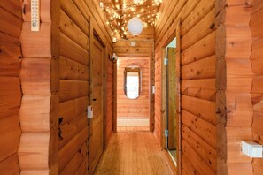 Interior - Authentic log house near beach (Væggerløse)