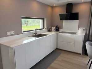 Fridge, microwave, dishwasher, coffee/tea maker - Luna Villas Selene by RentalsPro - Portaria Beach (Nea Moudania)