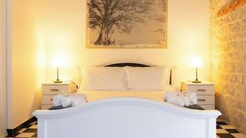 Deluxe-Dreibettzimmer, Terrasse | Kostenloses WLAN