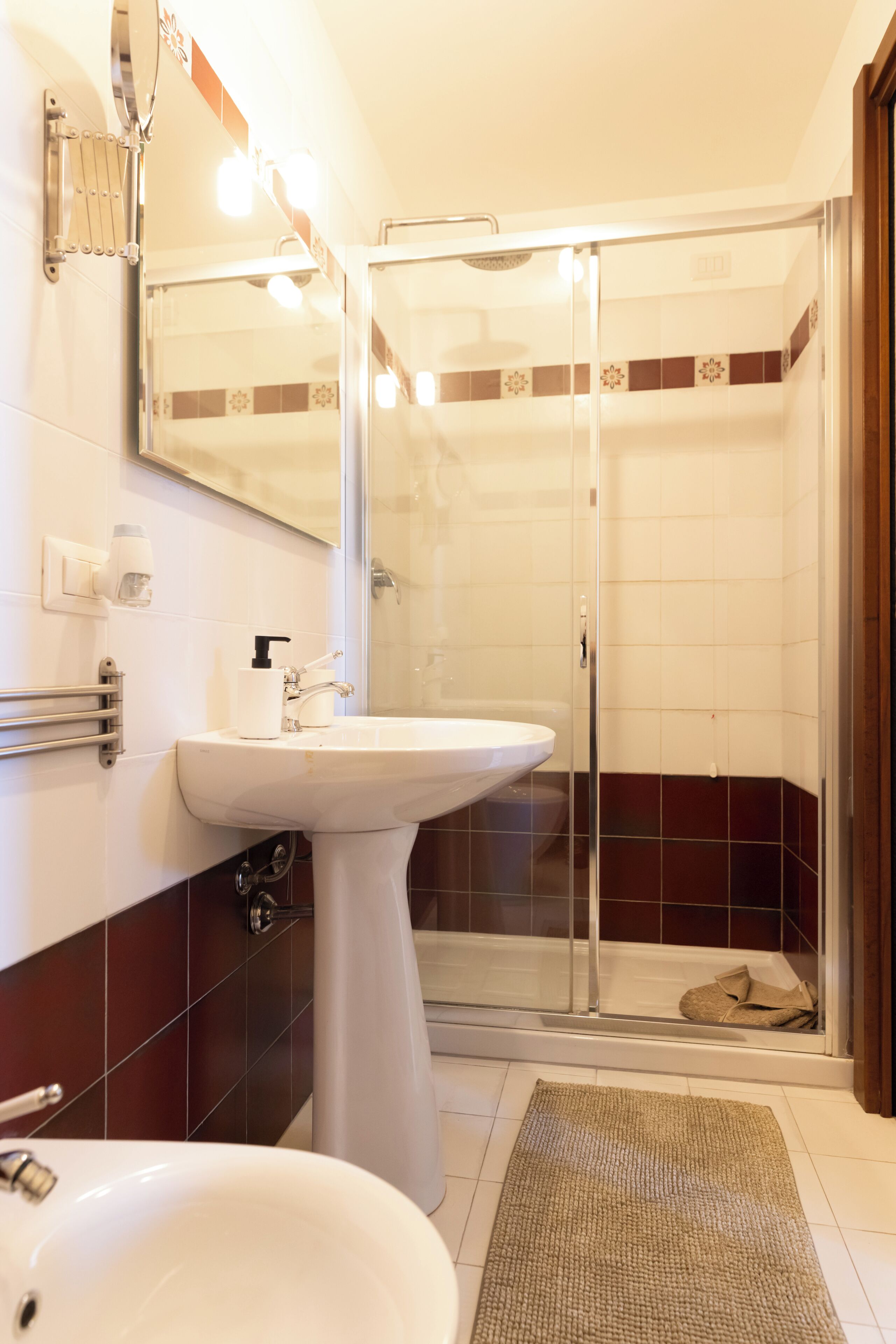 Comfort Double Room, Patio, Courtyard View | Bathroom | Shower, hair dryer, towels, soap