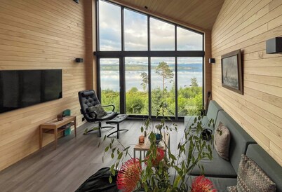 Architect-designed cabin with view in Molde