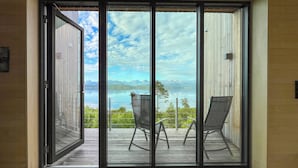 Unclassified image, 2 of 32, button - Architect-designed cabin with view in Molde (Skålå)