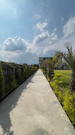 Property grounds - Hill Turn Corbett (Ramnagar)