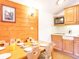 Apartment | Dining