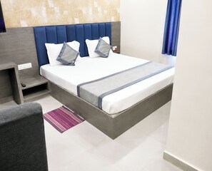 Deluxe Double Room, Air conditioning | Hypo-allergenic bedding, desk, soundproofing, free WiFi - Hotel The Nirmal In Bhubaneswar (Bhubaneswar)
