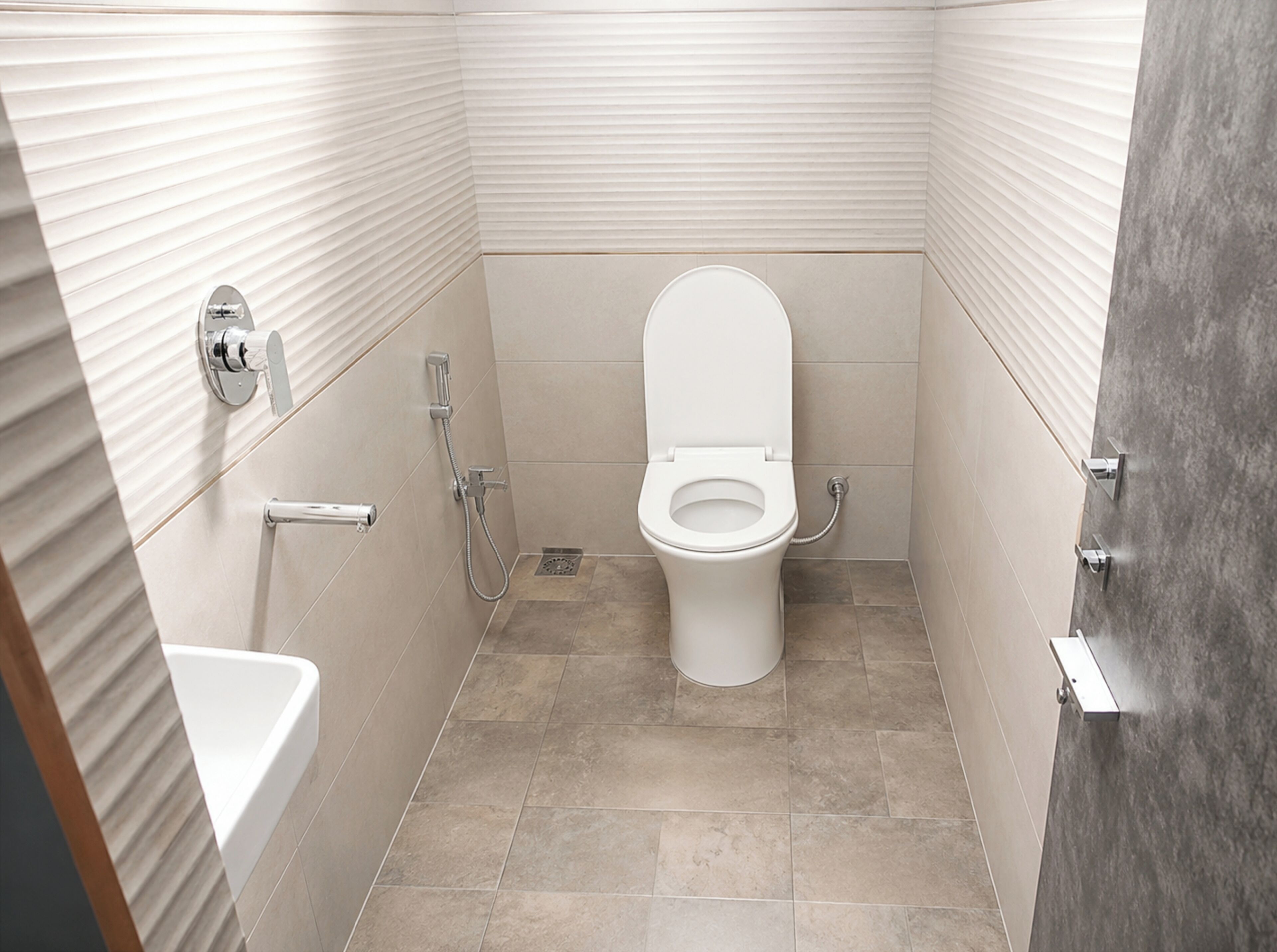 Deluxe-Doppelzimmer, Klimaanlage | Badezimmer | Dusche, Regendusche, Hausschuhe, Handtücher