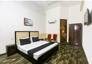 Deluxe Room | Free WiFi, bed sheets - Hotel Eden (Kurukshetra)