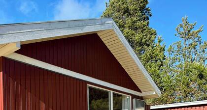 Summer house by Tranum plantation and beach