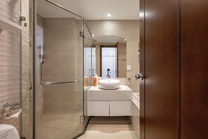 Family Apartment, 3 Bedrooms, Balcony | Bathroom - The Grand K-Vinhomes - Stunning Views (Thanh My Tay)