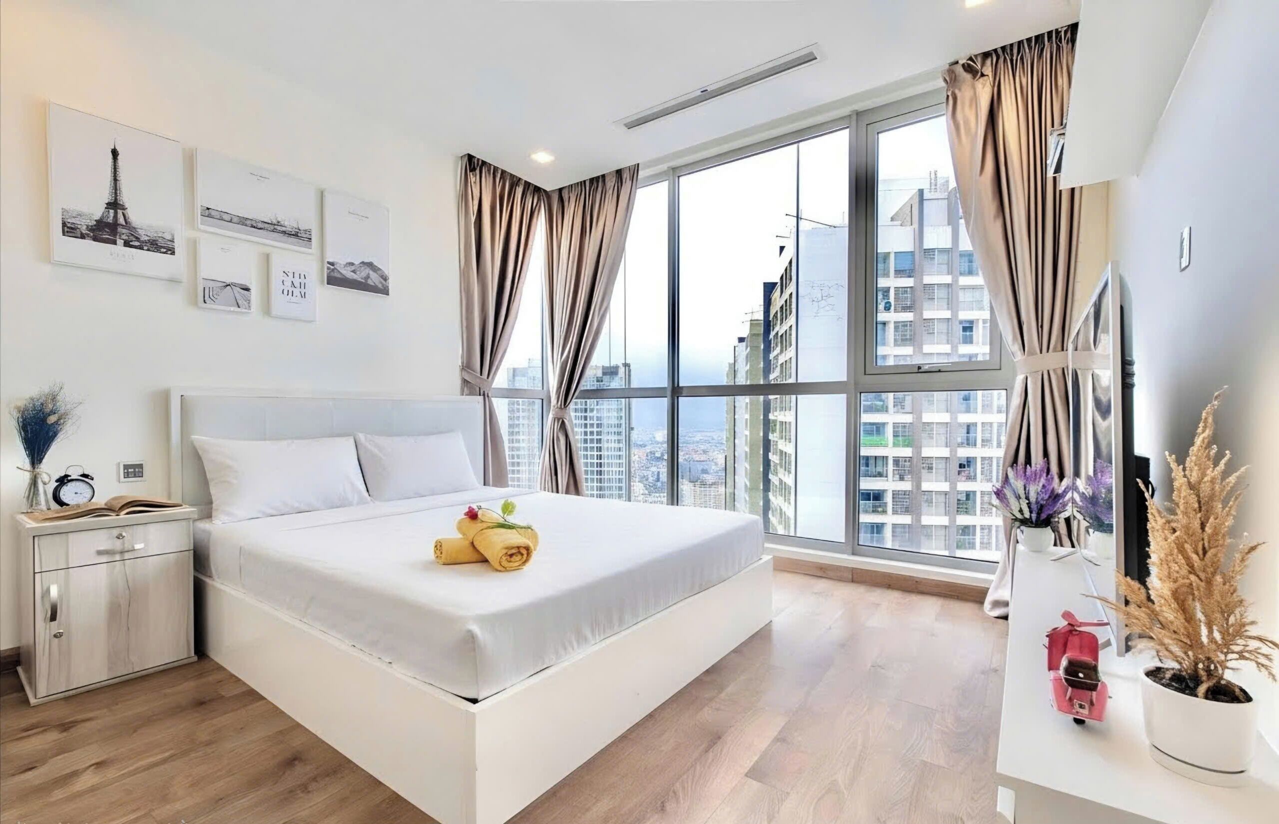 Deluxe appartement, 2 slaapkamers, balkon | Een bureau, verduisterende gordijnen, geluiddichte muren