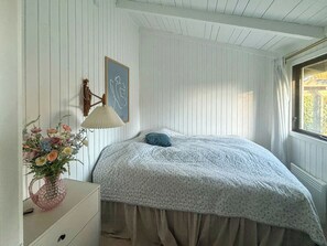 Desk, free WiFi - Newly renovated house near beach in Hornbæk (Hornbæk)