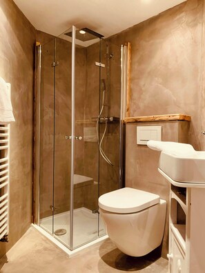 Shower - Charming garden apartment in an old thatched house (Steinberg)