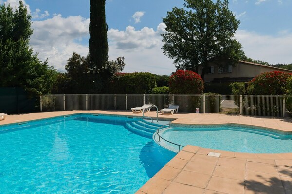 Holiday Home For 8 In A Secure Estate - Var