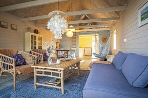 Fireplace - Historic fisherman's gem with twist in Klitmøller (Thisted)