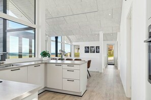 Microonde, forno, lavastoviglie, macchina per tè/caffè