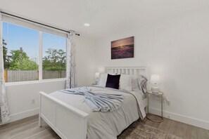 Room - Vrbo Property (Burien)