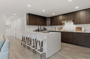 Private kitchen - Vrbo Property (Burien)