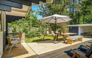 Outdoor dining - Cottage near forest and beach (Glesborg)