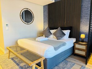 Iron/ironing board, Internet, bed sheets, wheelchair access - Cape town studio 16 on Bree (Cape Town)