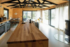 Oven, dishwasher, coffee/tea maker - Holiday home with field views near Tisvilde beach (Vejby)