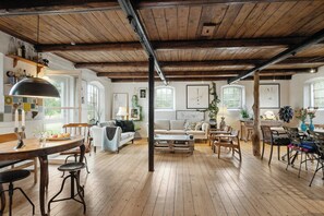 Interior - Experience the sea and starling murmuration (Samsø)