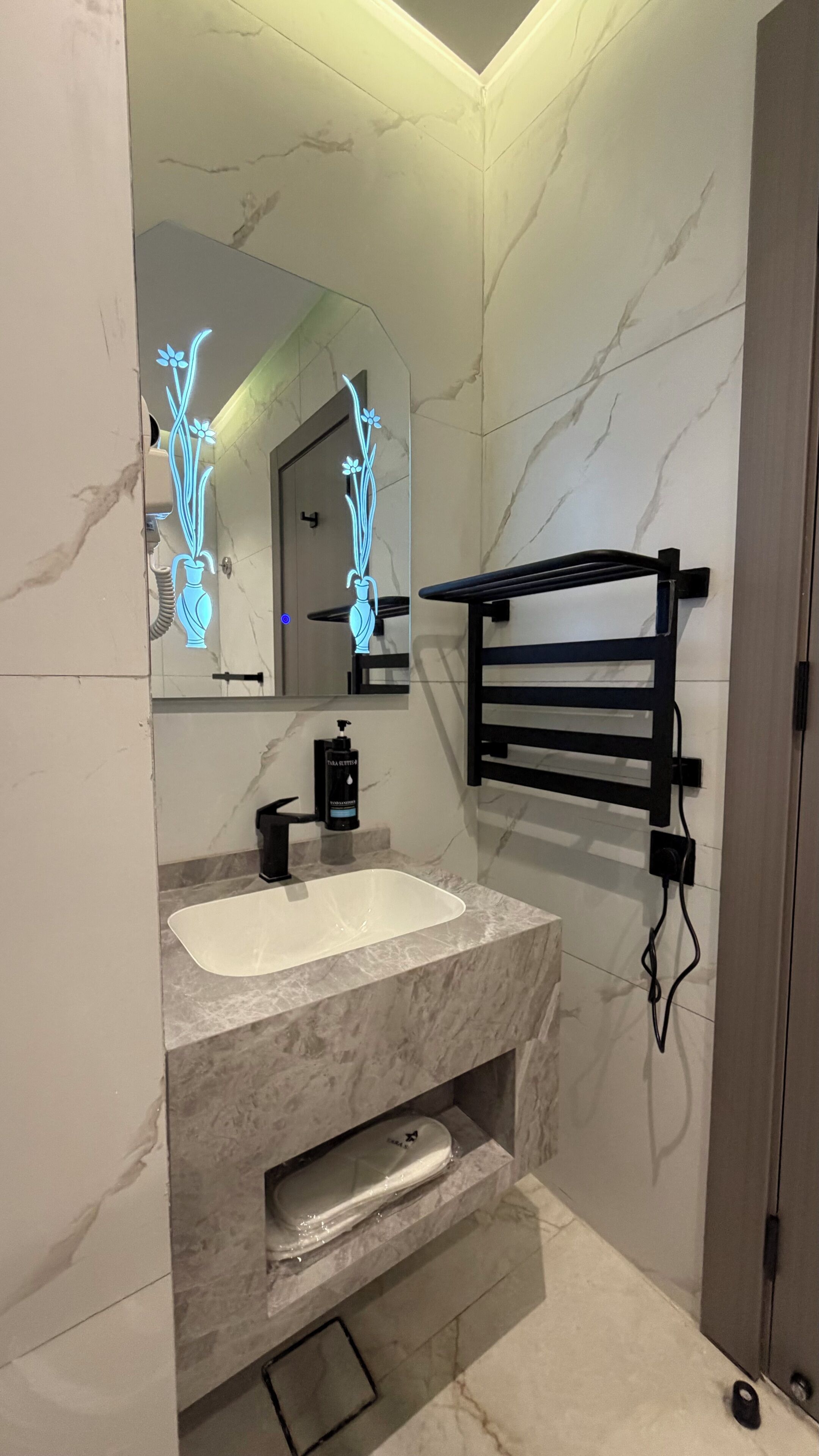 Shower, towels