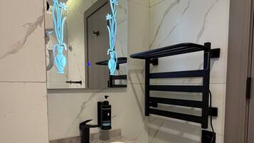 Shower, towels