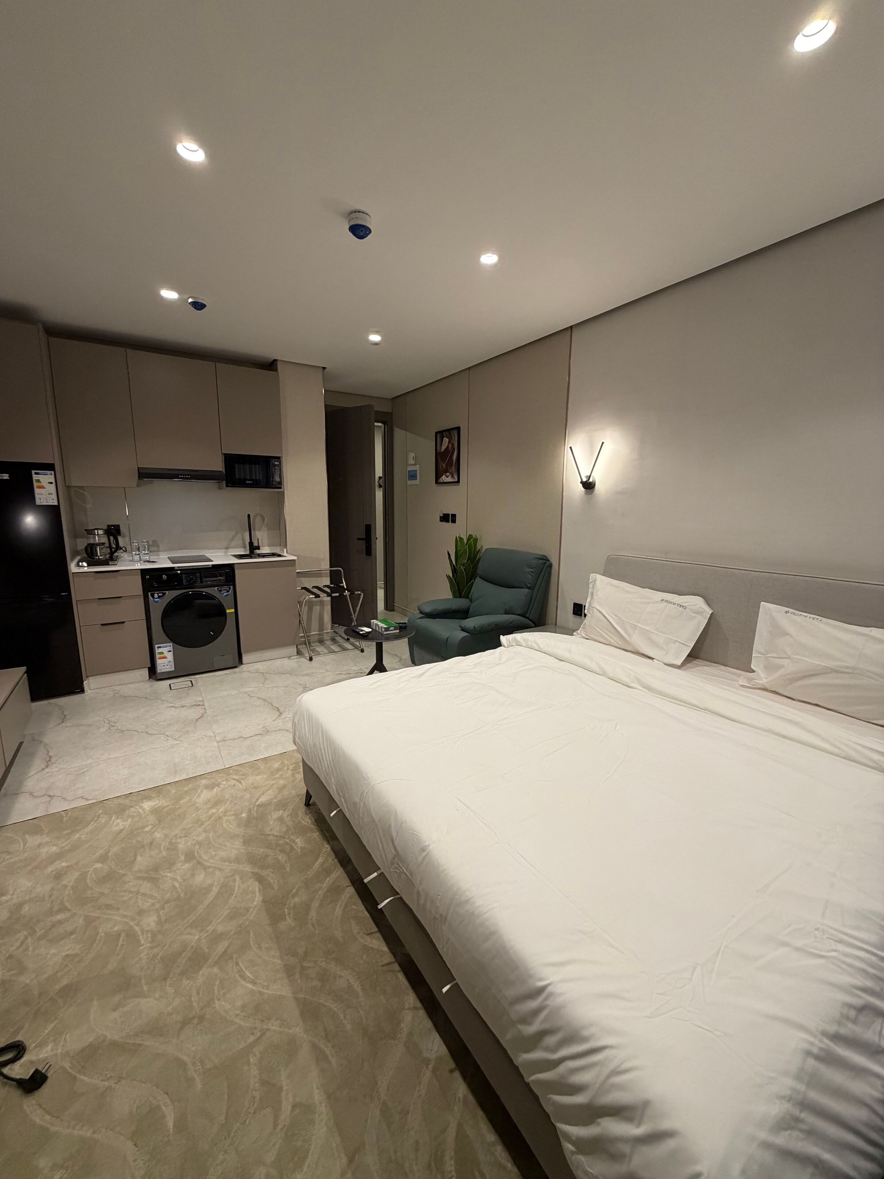 Internet, bed sheets, wheelchair access