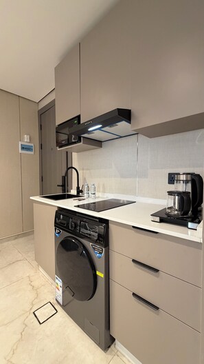 Kühlschrank, Mikrowelle, Ofen