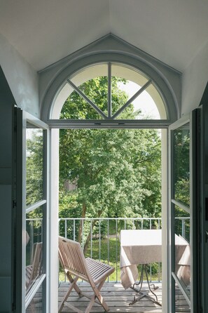 Outdoor dining - Studio with balcony in Mühlenberg Werder (Werder (Havel))