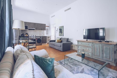 Fully Equipped 2-Bedroom ApartmentPerfect Short Stay in Gibraltar Town