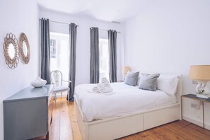 Iron/ironing board, WiFi, bed sheets - Fully Equipped 2-Bedroom ApartmentPerfect Short Stay in Gibraltar Town (Gibraltar)