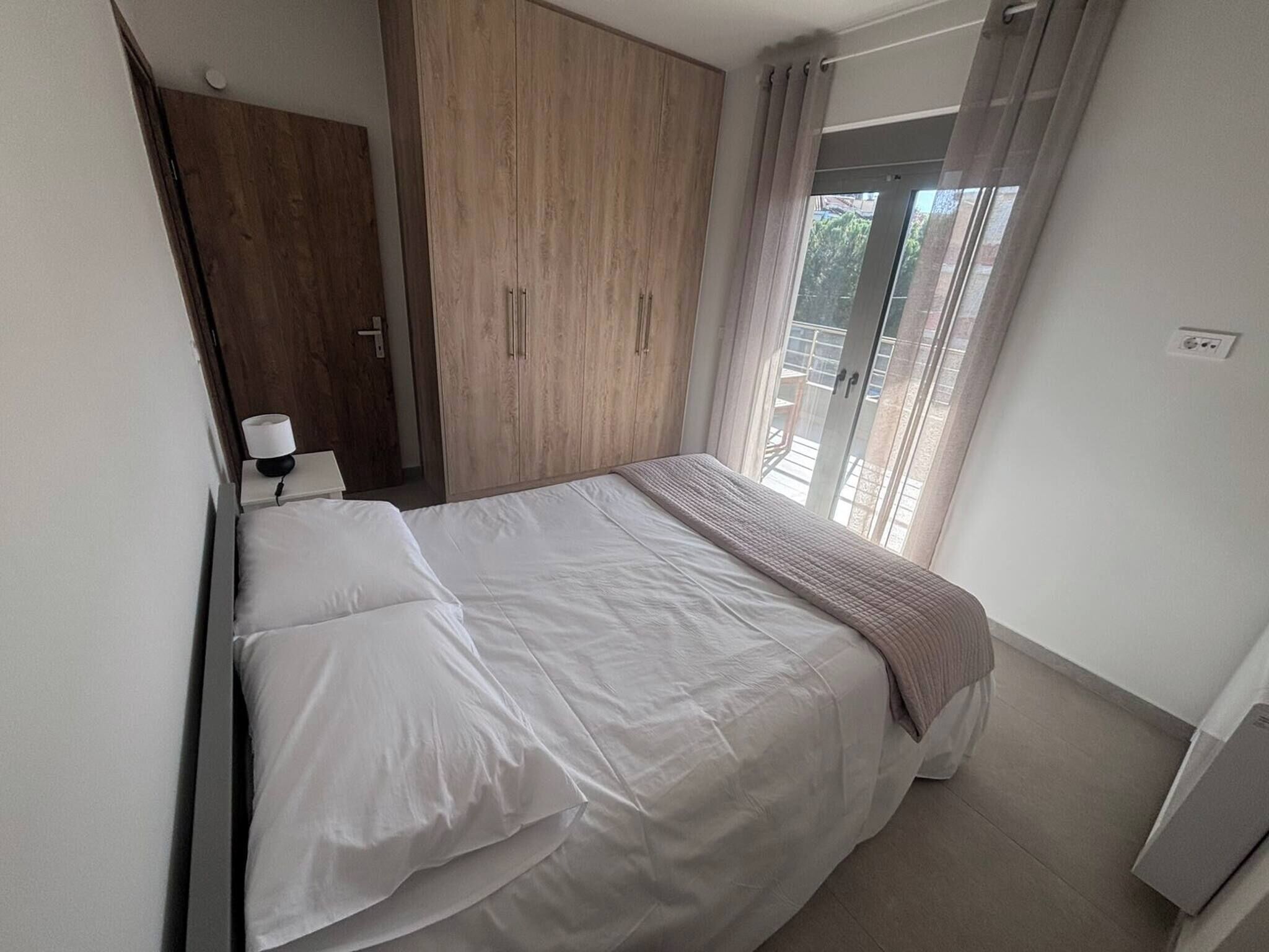 Tabla de planchar con plancha, Internet, ropa de cama