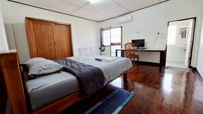 3 habitaciones, tabla de planchar con plancha, internet y ropa de cama 