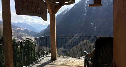 Mountain Hut 'Chalet Adlerhorst Am Großglockner' with Mountain View, Private Terrace and Private Garden